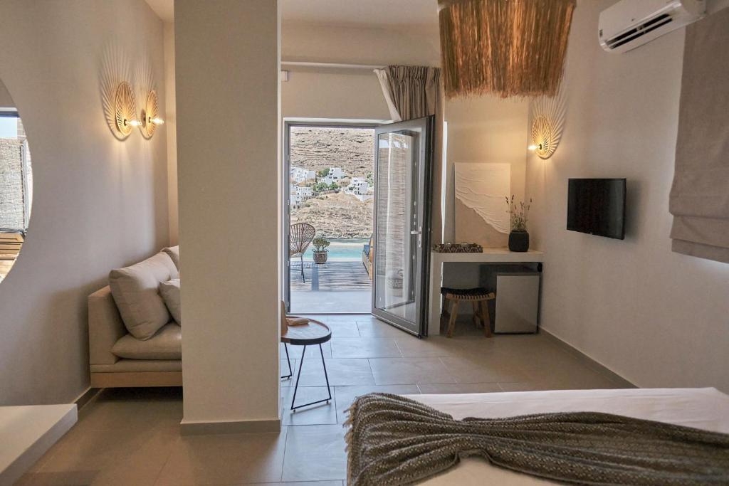 Amal Kythnos | Amal Luxury Suites & Villas in Kythnos